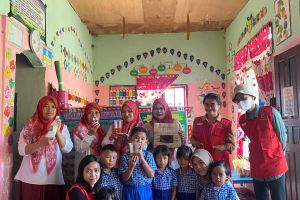 Mahasiswa KKN Universitas Hasanuddin Hadirkan “Lab Cilik”: Edukasi Sains Seru untuk Anak Usia Dini di TK Cahaya Fajar Bungeng